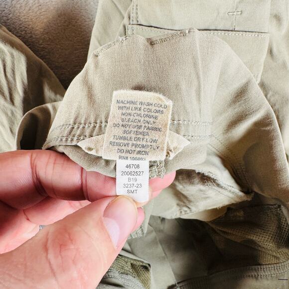 Duluth Trading Co Pants Womens 14 Tan Dry on the Fly Cargo Hiking Outdoor Campin - Picture 3 of 11